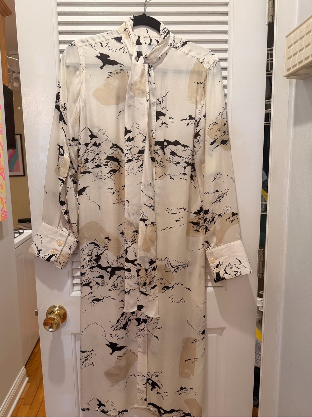 MARIA MCMANUS
Long Sleeve Scarf Neck Midi Shirtdress size XS